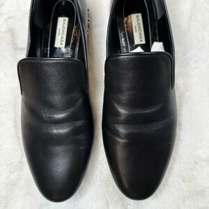 Balenciaga women’s Elegant Black loafers